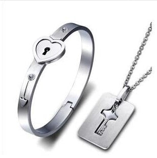 Fashion A Couple Jewelry Sets For Lovers Stainless Steel Love Heart Lock Bracelets Bangles Key Pendant Necklace Couples Set